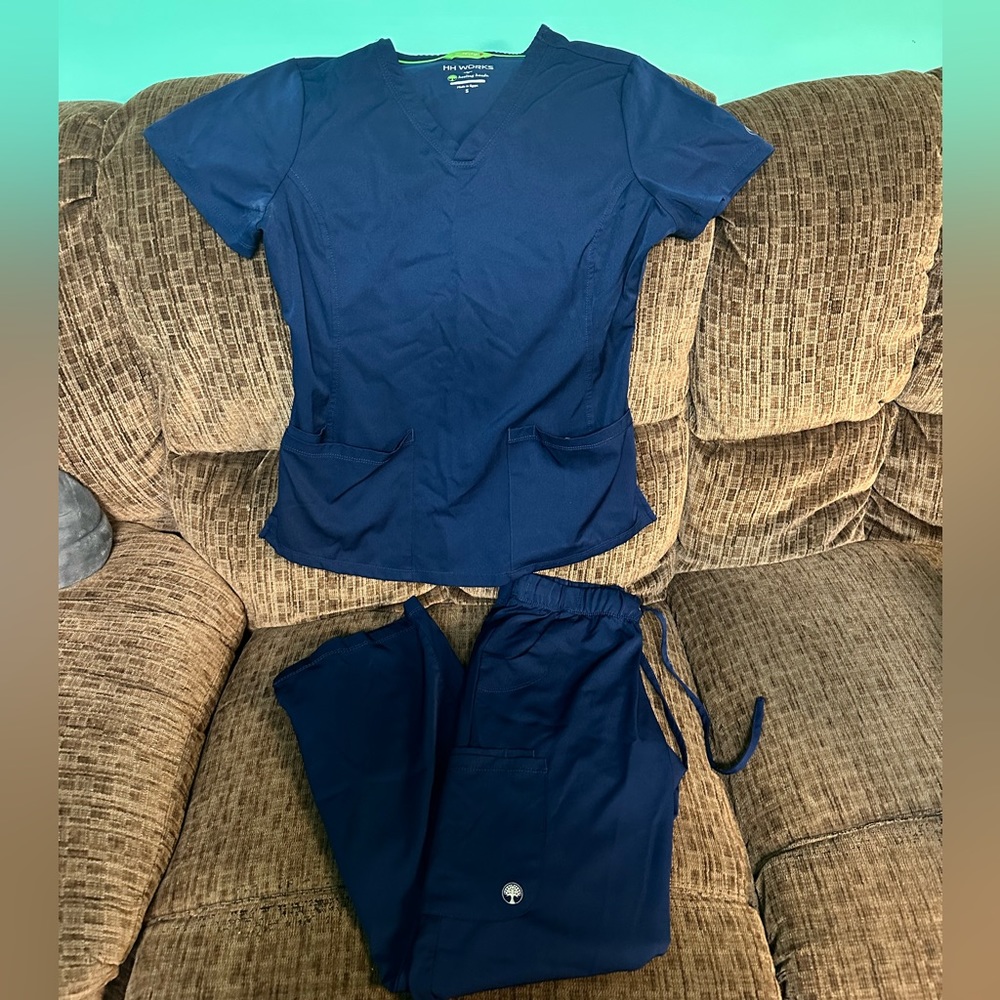 All heart scrub set